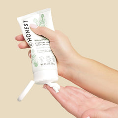 The Honest Company Hypoallergenic Diaper Rash Cream, Moisturizing, Calming Zinc Oxide Ointment, NEA Recognized Cruelty-Free, 2.5 oz